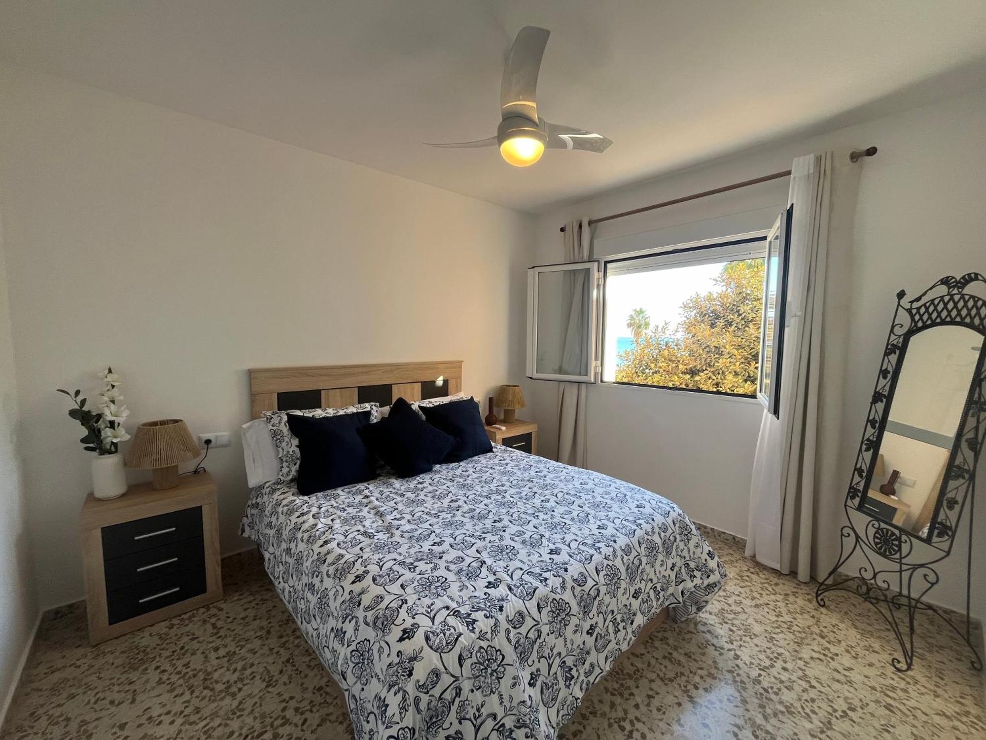 Love Rent4 Malaga Huelin Exterior foto
